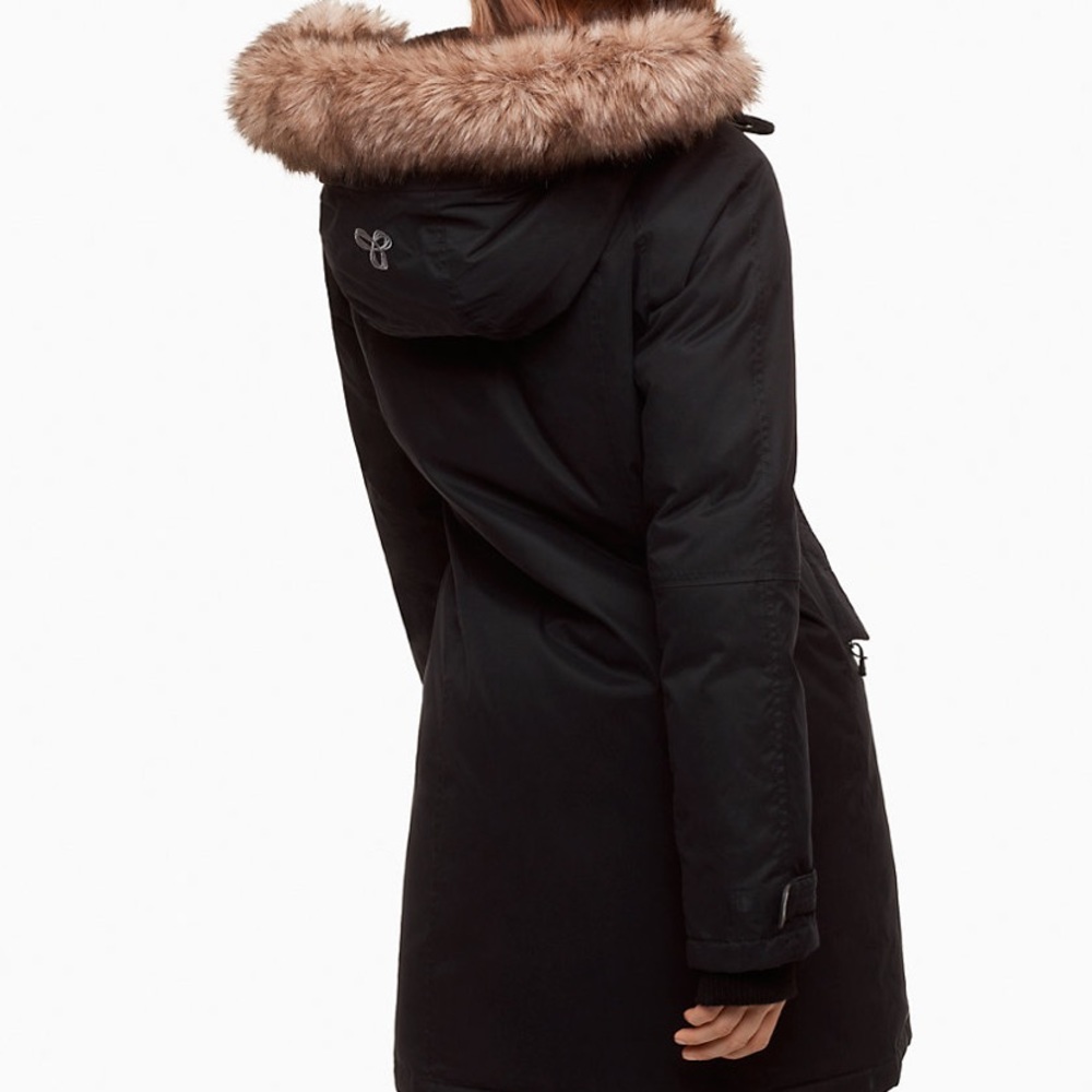 Aritzia Avoriaz Black Parka